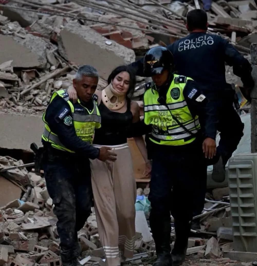 Rescate de personas tras el sismo